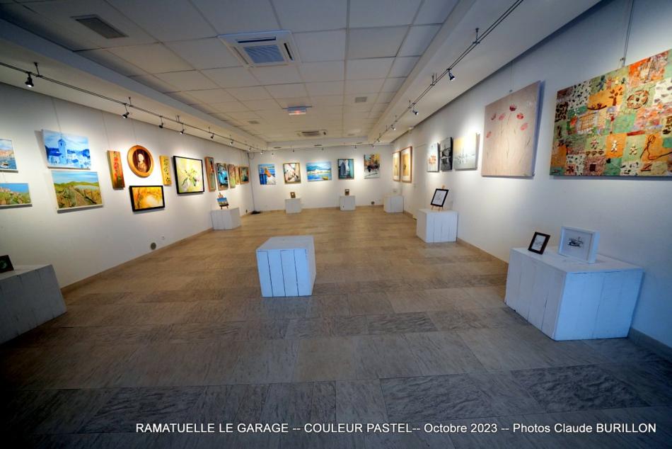 Photographe Claude Burillon : RAMATUELLE Le GARAGE -- COULEUR PASTEL -- Octobre 2023