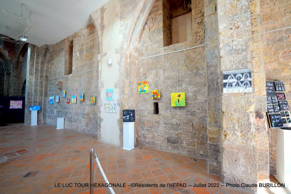 Photographe Claude Burillon : LE LUC Tour Hexagonale -- Résidents HEPAD  --Juillet 2022