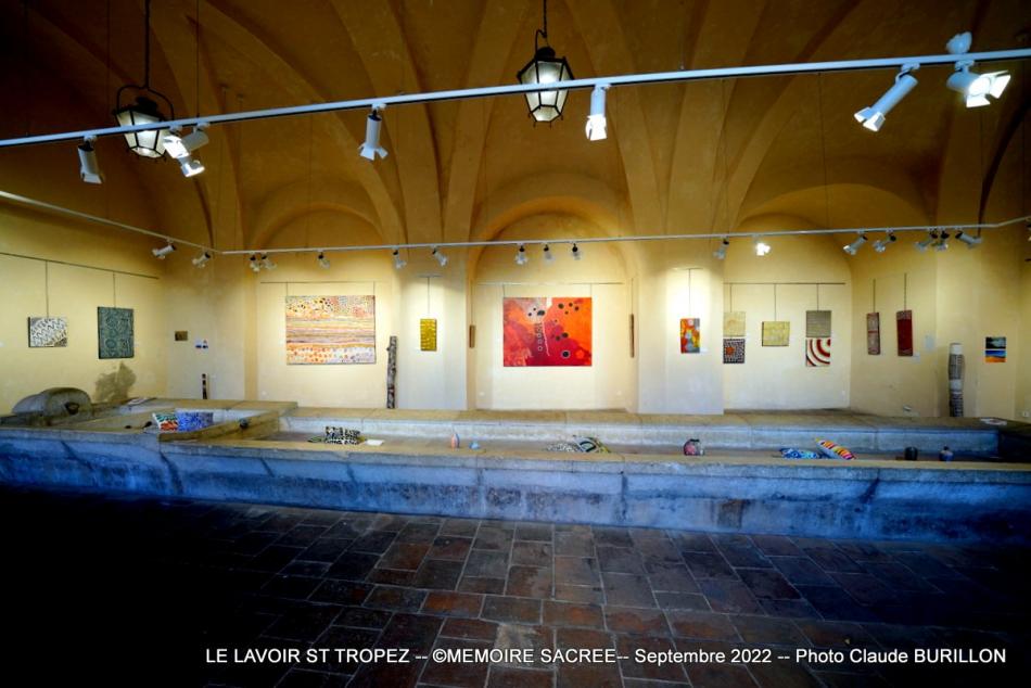 Photographe Claude Burillon : Le LAVOIR ST TROPEZ -  MEMOIRES SACREES  -- Septembre 2022