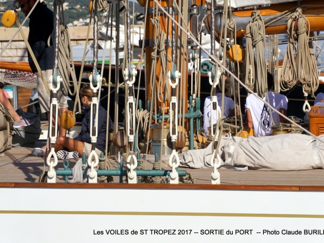 Photographe Claude Burillon : LES VOILES DE SAINT TROPEZ 2017 - LA SORTIE DU PORT